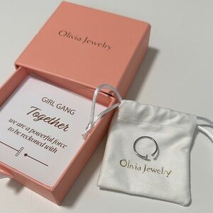 ❤️ NWT Olivia Jewelry Ring